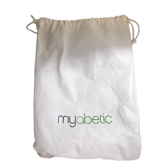 Myabetic || Marie Diabetes Crossbody - Picture 6 of 8